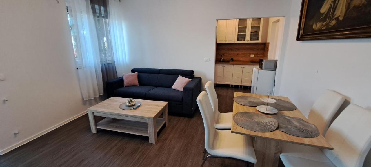 Apartma Rian โคเปร์ ภายนอก รูปภาพ