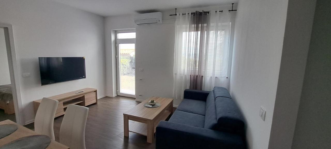 Apartma Rian โคเปร์ ภายนอก รูปภาพ